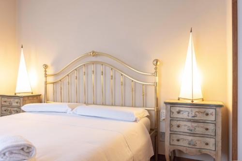 Palazzo Cecchi Florentine Apartment