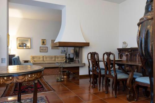 Palazzo Cecchi Florentine Apartment