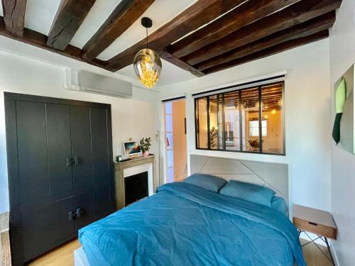 Designer Apartment Tour Saint-Jacques - 1BR 4P