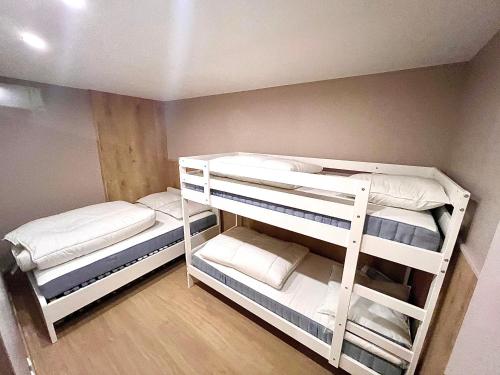 Postel nebo postele na pokoji v ubytování Ma Montagne Chic 3