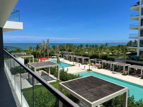 Luxury Apartment, Direct Access to The Beach