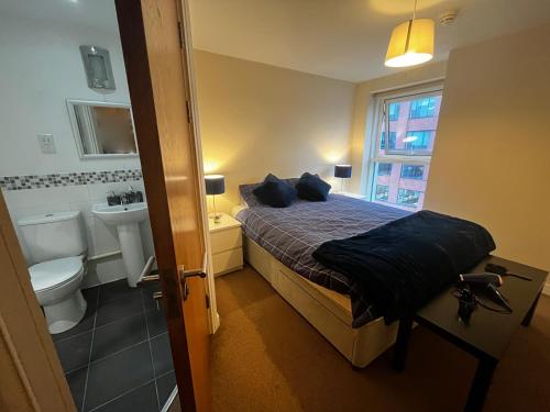 Et badeværelse på City View Spacious 2 Bed Apartment 2 Bathrooms