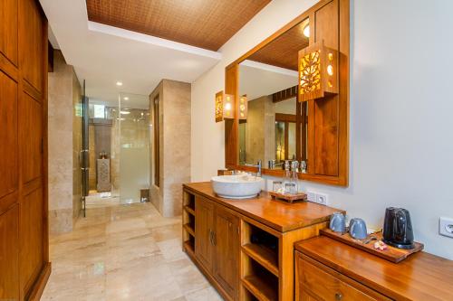 Salle de bains dans l'établissement Weda Cita Resort and Spa by Mahaputra
