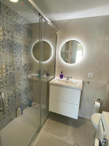Beach front apartament with beautiful sea view