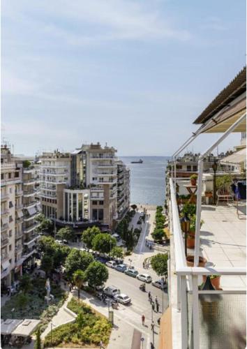 Central Luxury Apartment