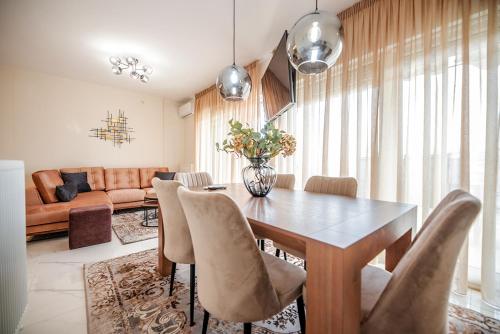 Central Luxury Apartment