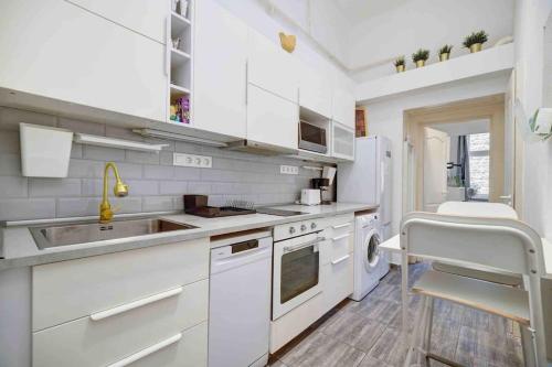 A kitchen or kitchenette at Brightside