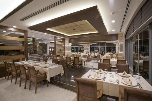 Un restaurant sau alt loc unde se poate mânca la Fourway Hotel&Spa