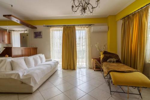 Ένα ή περισσότερα κρεβάτια σε δωμάτιο στο Nea Smirni Luxury Apartment