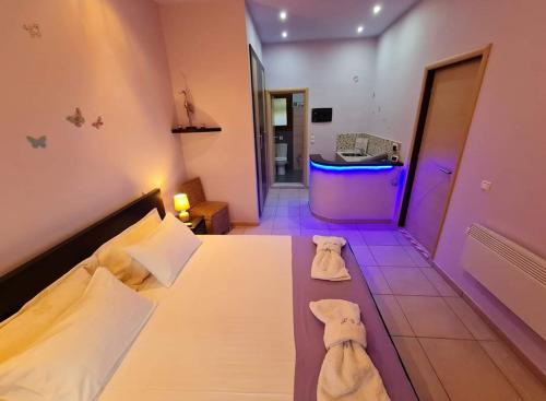 Et badeværelse på Loukia's Studios and Apartments