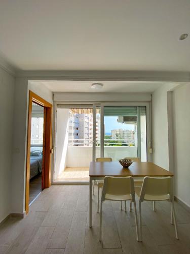 Fotografia z galérie ubytovania Apartamento Moderno Cerca de la Playa - Residencial AguaViva v destinácii Benidorm