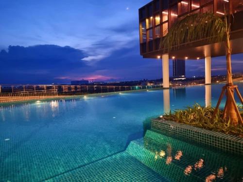 Πισίνα στο ή κοντά στο Bali Mutiara By DKK HOMESTAY Malacca