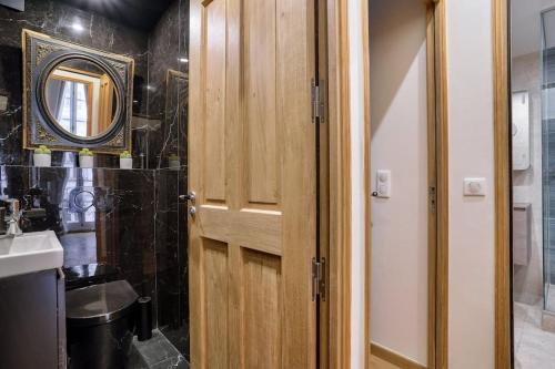Kúpeľňa v ubytovaní Grandiose appartement au cœur de Paris