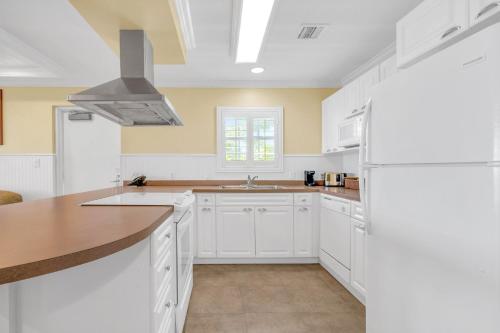 Dapur atau dapur kecil di Dove Creek Resort & Marina, Trademark Collection by Wyndham