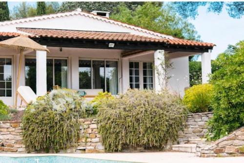 Zdjęcie z galerii obiektu Villa avec piscine, plage à pieds w mieście La Croix-Valmer