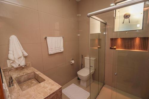 Bilik mandi di Pousada Preamar