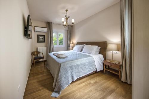 2 bedroom flat next to Acropolis
