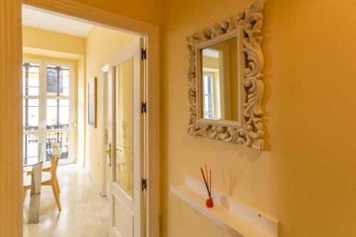 A bathroom at Apartamento DUX VERAGUA Centro Sevilla