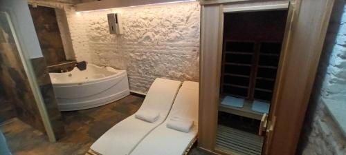 Old Café Spa Apartment – Photos 4