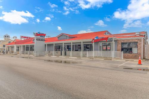 an empty street in front of a fast food restaurant at 125 Atlantic Avenue Unit G2 -Pet Friendly! Loft Apartment -Sleeps 2-4 guests! in Myrtle Beach