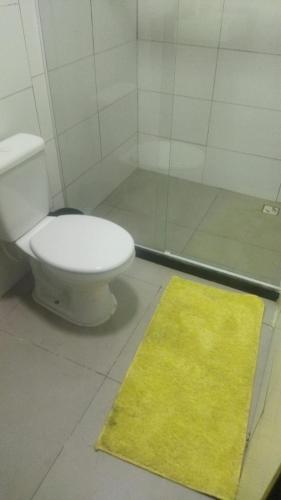 Bilik mandi di Pousada albarquel