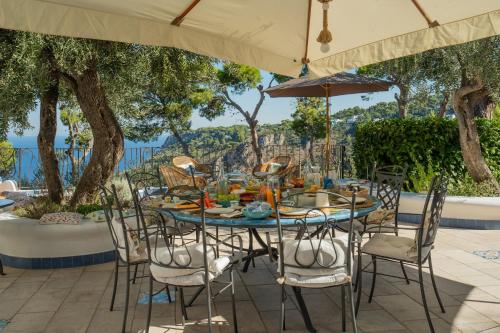 Naturlandskabet i nærheden af villaen