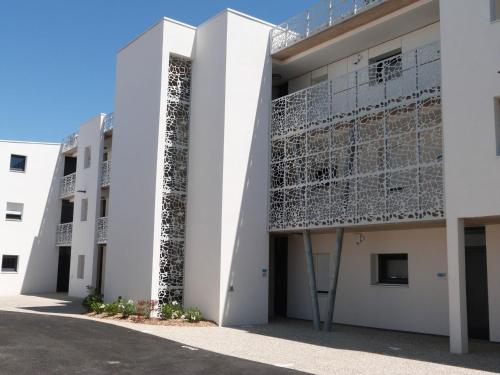 Photo de la galerie de l'établissement Appartement en bord de mer, 2 chambres, piscine, parking, animaux admis - FR-1-194-231, à La Tranche-sur-Mer