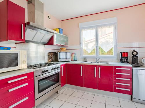 Photo de la galerie de l'établissement Maison mitoyenne calme, 3 chambres, parking, terrasse à Biscarrosse Plage - FR-1-521-187, à Biscarrosse