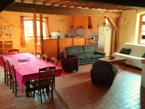 Gîte Fontenay-sur-Vègre, 6 pièces, 12 personnes - FR-1-410-158