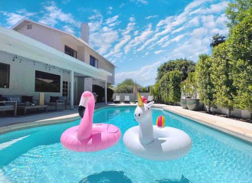 Heated Pool, Fire Pit, 4 King Beds in North Scottsdale