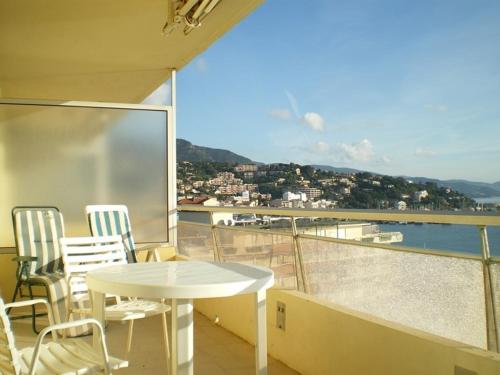 Studio en bord de mer au Lavandou avec terrasse et vue imprenable - FR-1-308-170