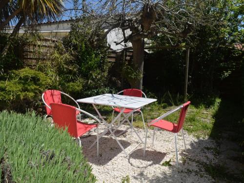 Maison 2 étoiles proche plage & marché, avec jardin et terrasse, idéale pour familles. - FR-1-197-499