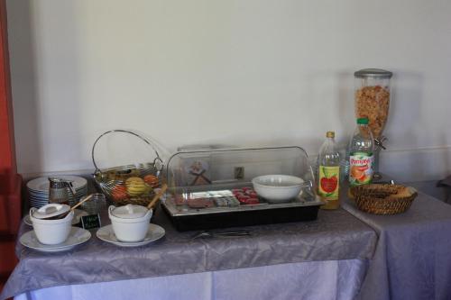 Makanan di atau berdekatan hotel