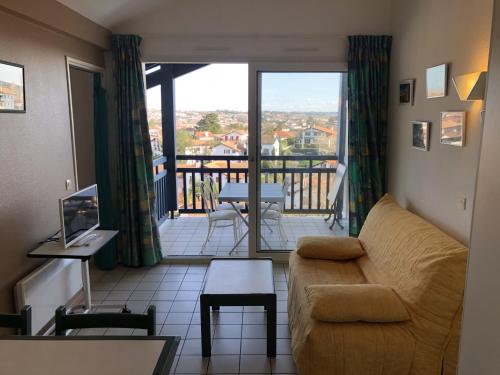 Appartement avec Terrasse et Piscine à Guéthary, Proche Plages - FR-1-239-604