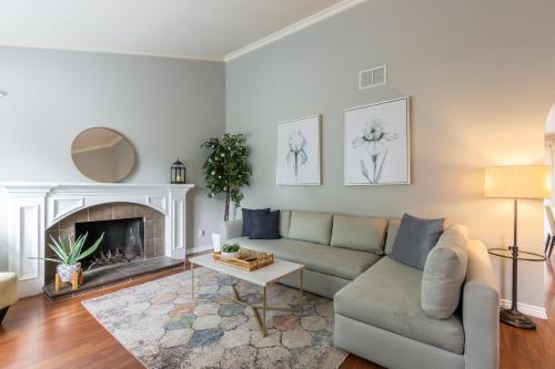 @ Marbella Lane - Elegant and Spacious Home