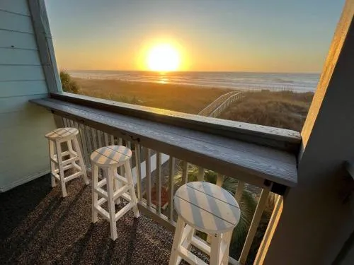 Direct Ocean Front 3BR/2BA Dog Friendly **OCEANFRONT** photo 1