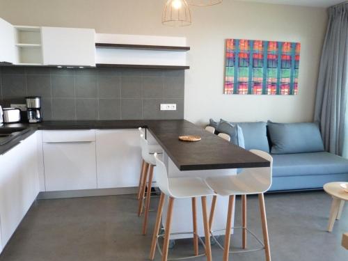 Photo de la galerie de l'établissement Appartement 2-6 pers, jardin, plage, piscine, parking, animaux admis - FR-1-194-223, à La Tranche-sur-Mer