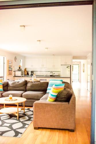 Χώρος καθιστικού στο Demure charm 4 Bedrooms