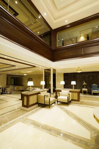 The Grand Nirvana Hotelにあるシーティングエリア