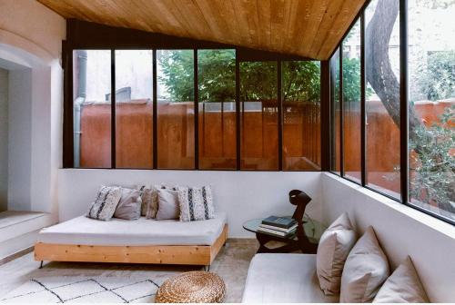 Superb loft featuring garden, sauna and private pool