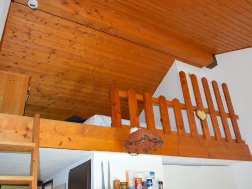 Photo de la galerie de l'établissement Appartement cosy à Bernex, proche des pistes et randonnées, avec balcon et mezzanine - FR-1-498-32, à Bernex