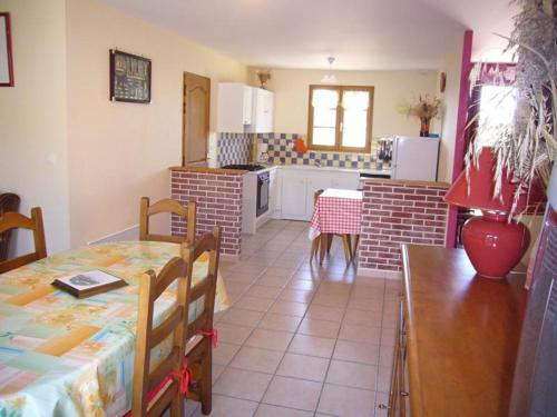 Galeriebild der Unterkunft Villa de Plain-Pied avec Jardin Clos, Proche Plage et Commerces, Animaux Admis - FR-1-482-43 in Fort-Mahon-Plage