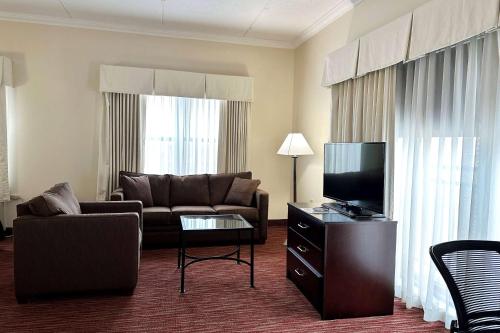 TV a/nebo společenská místnost v ubytování Chicago South Loop Hotel