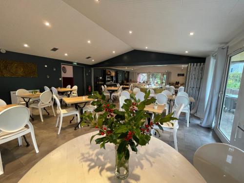 Zona de estar de Hôtel Côté Sud Léman