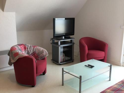 Photo de la galerie de l'établissement Bel appartement avec balcon exposé sud et parking proche plage - FR-1-482-30, à Fort-Mahon-Plage