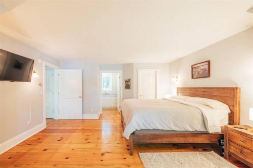 Ένα ή περισσότερα κρεβάτια σε δωμάτιο στο Waterfront, Luxury, Spacious home in Freeport!