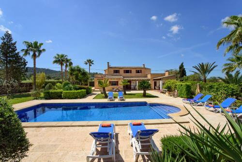an image of a villa with a swimming pool at Finca Teuler Petit in Caʼs Concos