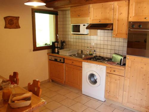 Virtuvė arba virtuvėlė apgyvendinimo įstaigoje Appartement Valloire, 3 pièces, 6 personnes - FR-1-263-182