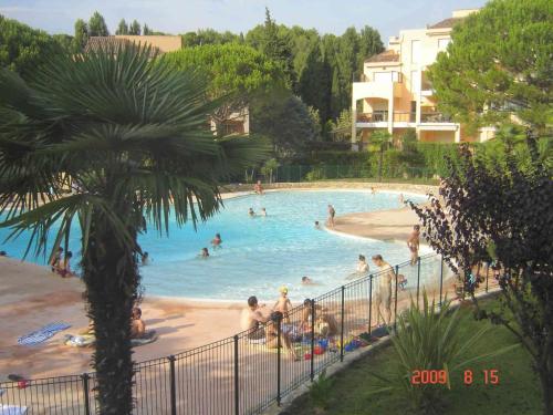 Locations-06 les oliviers residence swimming pool