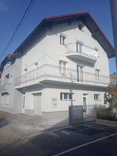 Nibela Apartments II